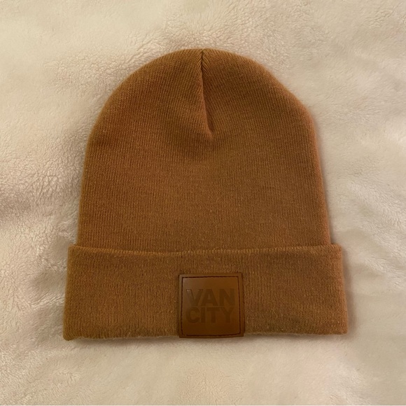 VANCITY TOQUE, O/S - Picture 5 of 5